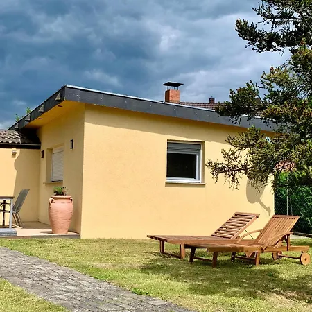 Ferienhaus Idyllisches In Ruhiger Lage