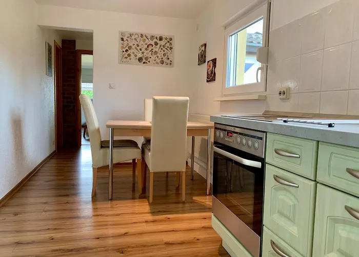 Semesterbostad Idyllisches In Ruhiger Lage *